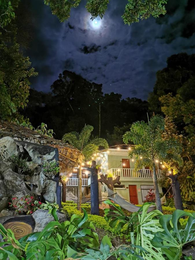 Hotel Quetzal Inn Monteverde Buitenkant foto