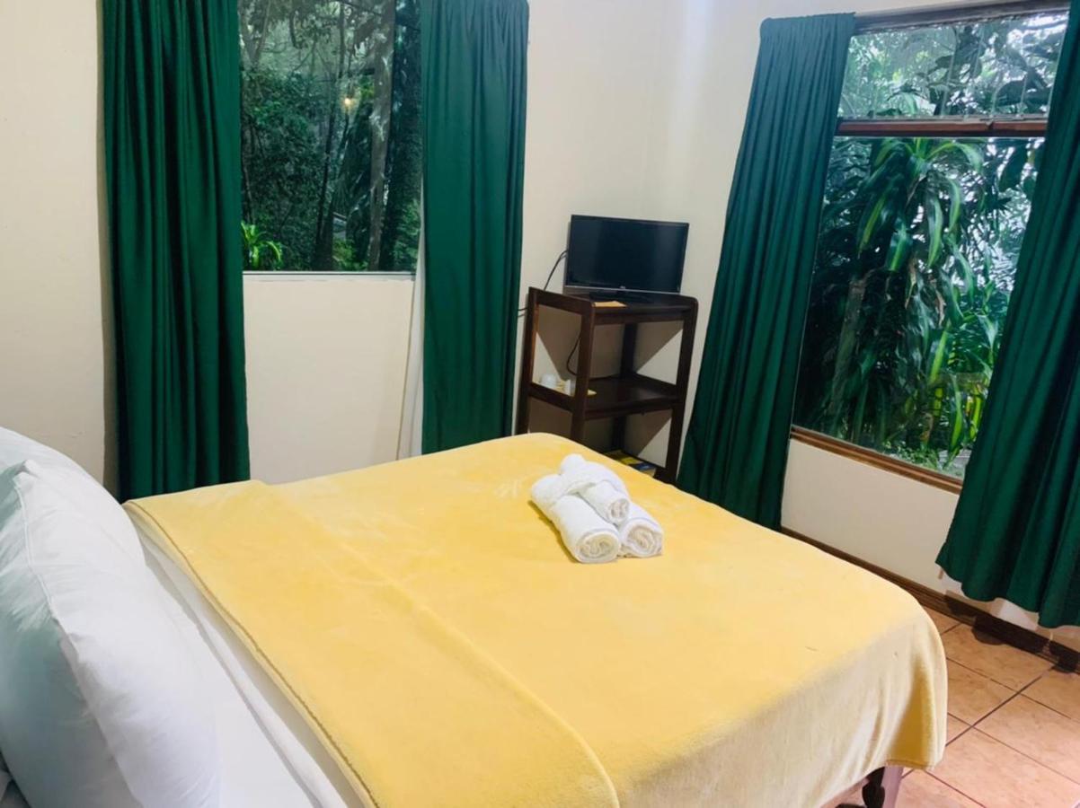 Hotel Quetzal Inn Monteverde Buitenkant foto