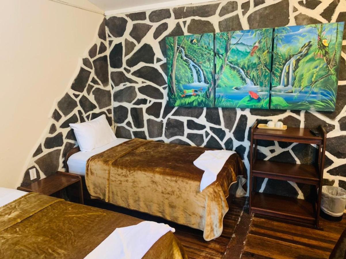 Hotel Quetzal Inn Monteverde Buitenkant foto