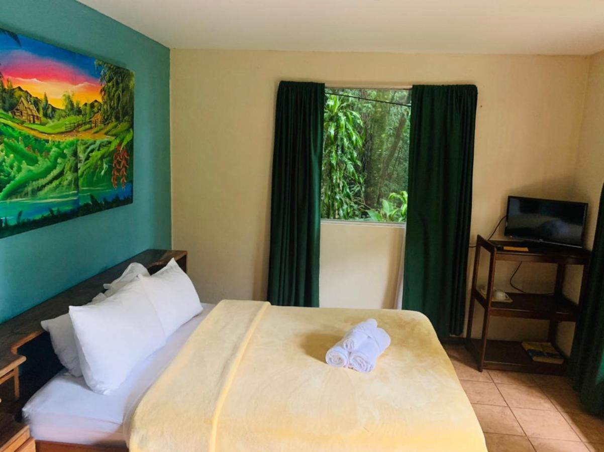 Hotel Quetzal Inn Monteverde Buitenkant foto