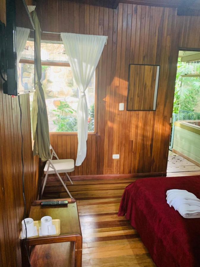 Hotel Quetzal Inn Monteverde Buitenkant foto