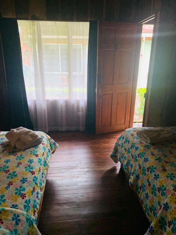 Hotel Quetzal Inn Monteverde Buitenkant foto