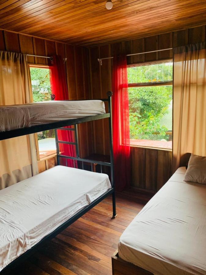 Hotel Quetzal Inn Monteverde Buitenkant foto