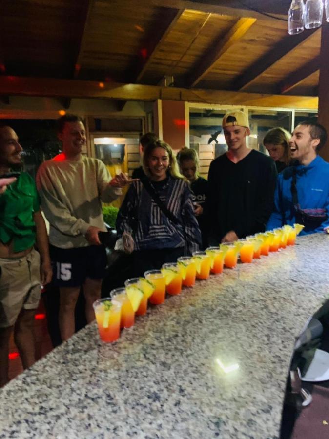 Hotel Quetzal Inn Monteverde Buitenkant foto